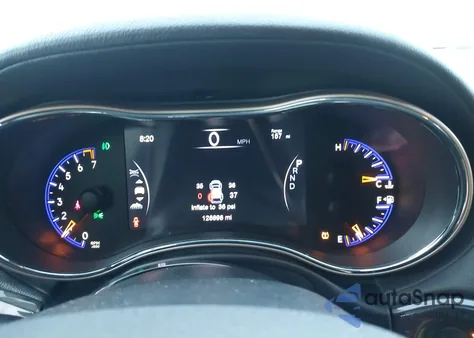 2017 Jeep Grand Cherokee Overland z USA, uszkodzony, nr VIN 1C4RJFCG5HC648704